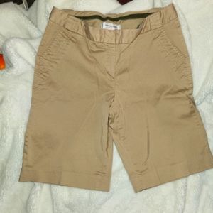 Women khaki bermuda short size 4